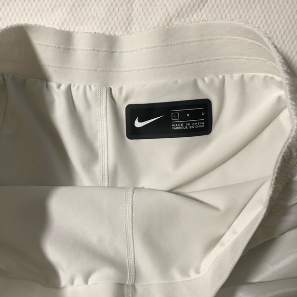 Nike Womens Tempo Tech Pack Running Shorts - Picture 6 of 8